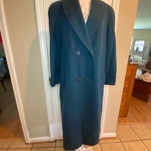 Elegant Double-Breasted Women's Coat